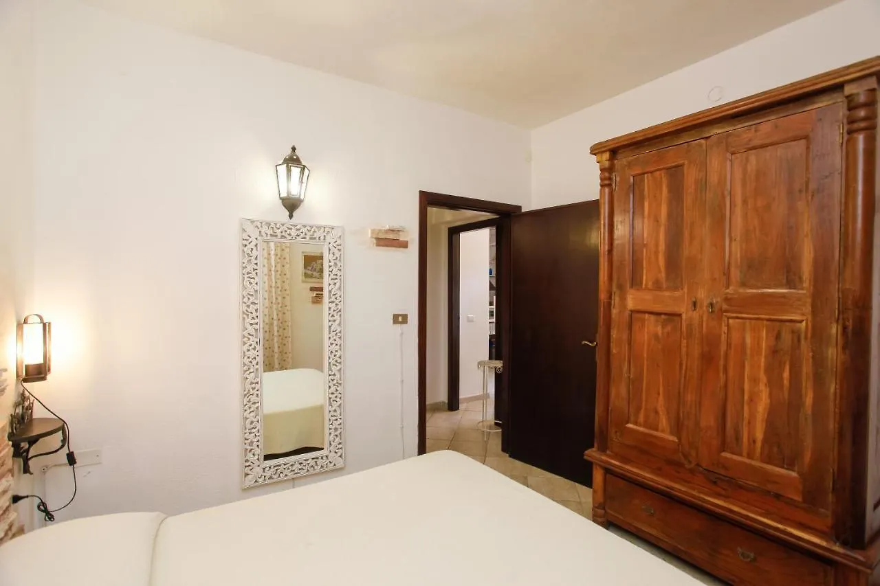 別荘 Agrustos La Casa Dell'Olivastroヴィラ イタリア